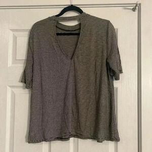 Striped Top‎ with open back